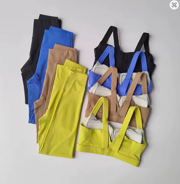 Conjunto Mera Essential